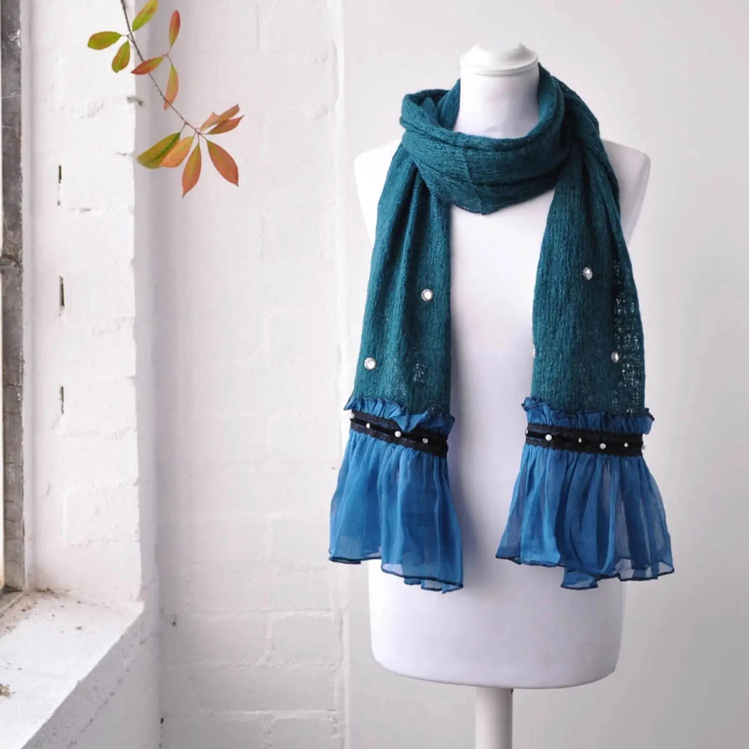 Bohemian retro ruffle blue scarf with buttons