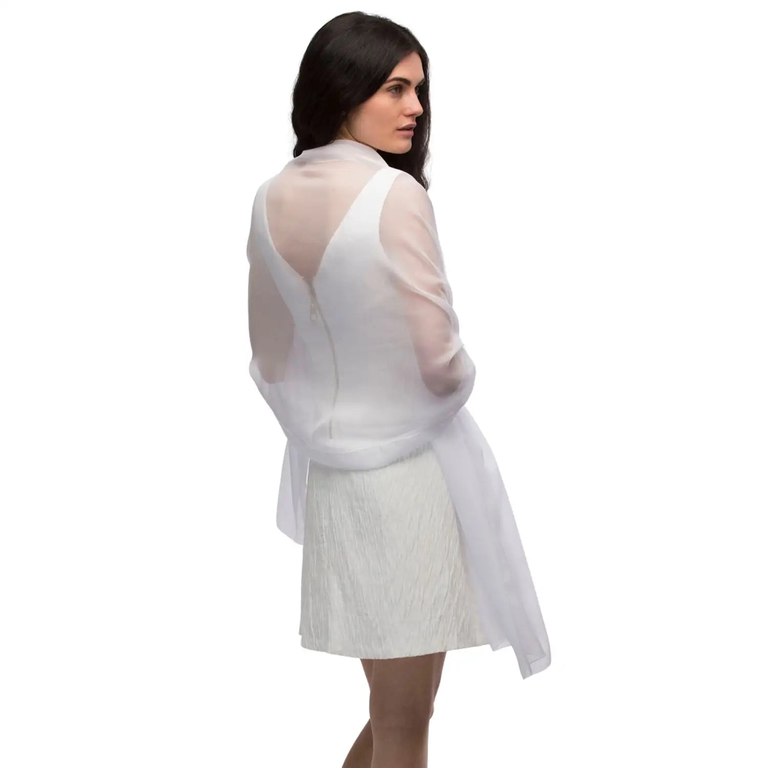 Plain chiffon shawl semi-opaque in white, worn by a woman
