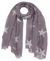 Retro star oversized scarf with stars pattern, perfect for all seasons.
