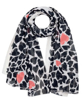 Oversized heart print scarf with pink heart pattern